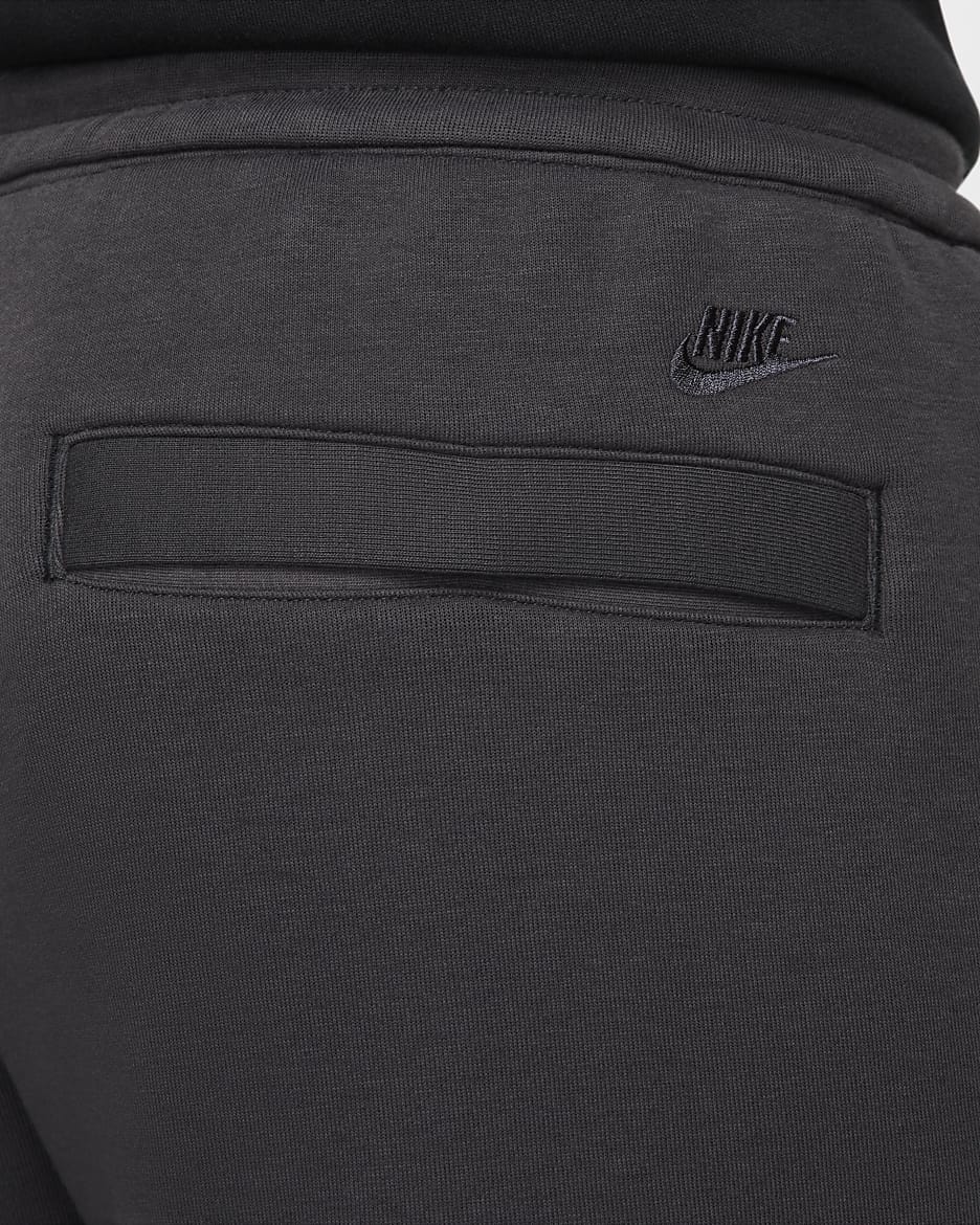 Black nike tech pants hotsell